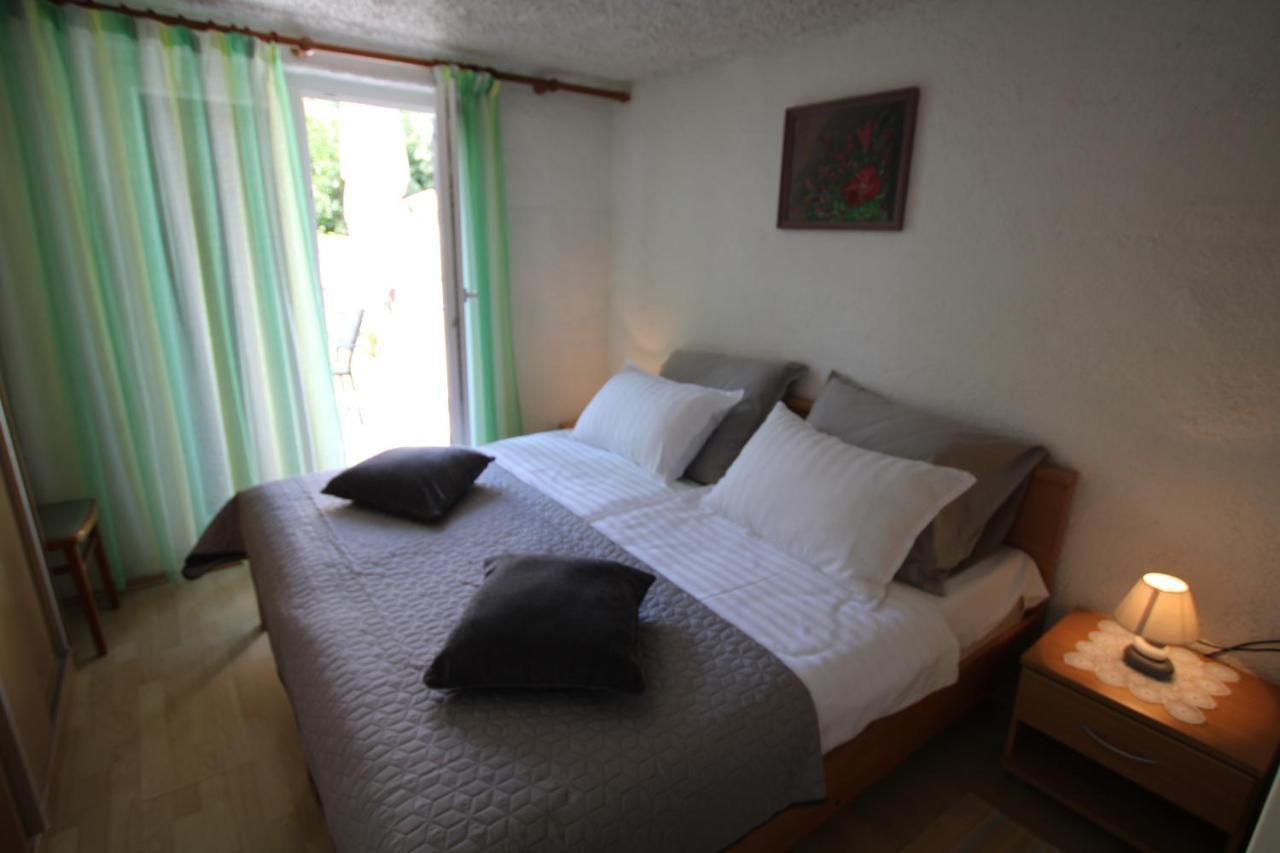 Apartment Sunny Garden โปเรช ภายนอก รูปภาพ