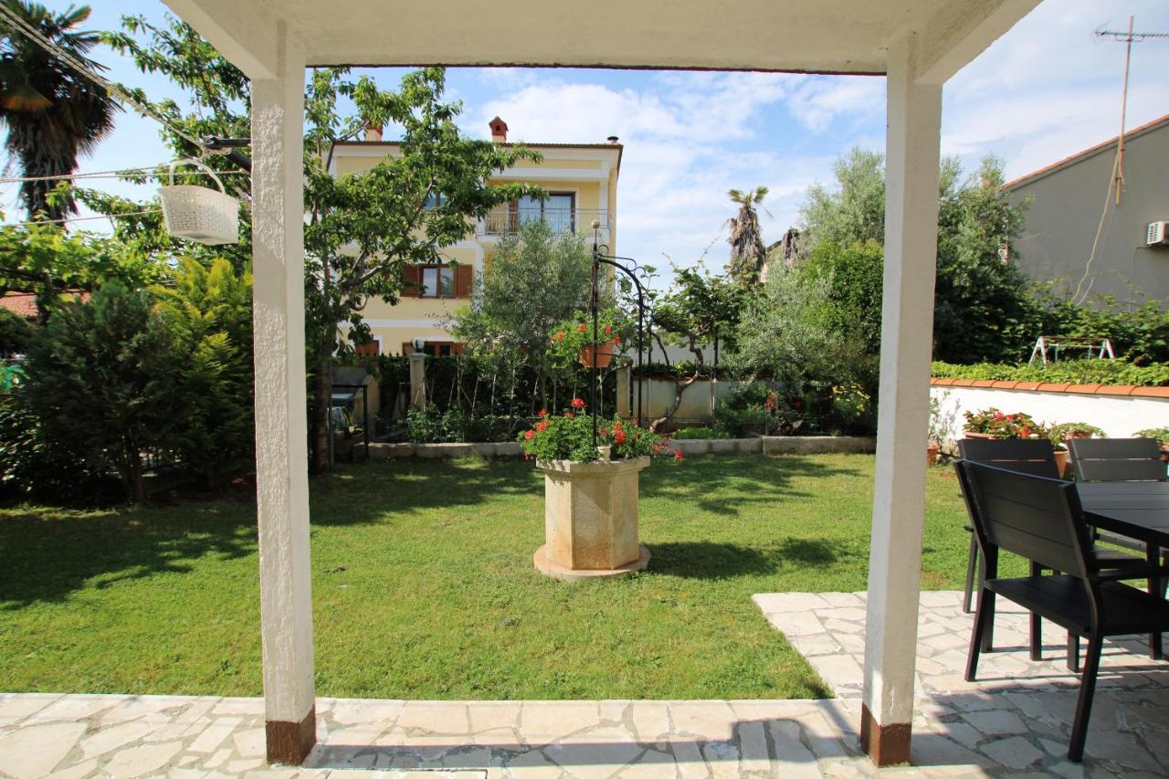 Apartment Sunny Garden โปเรช ภายนอก รูปภาพ
