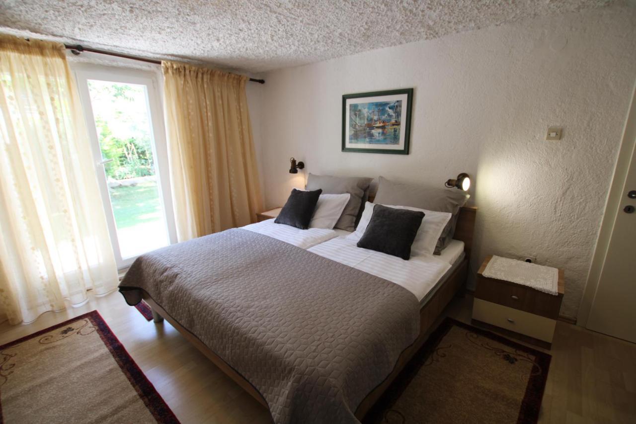 Apartment Sunny Garden โปเรช ภายนอก รูปภาพ